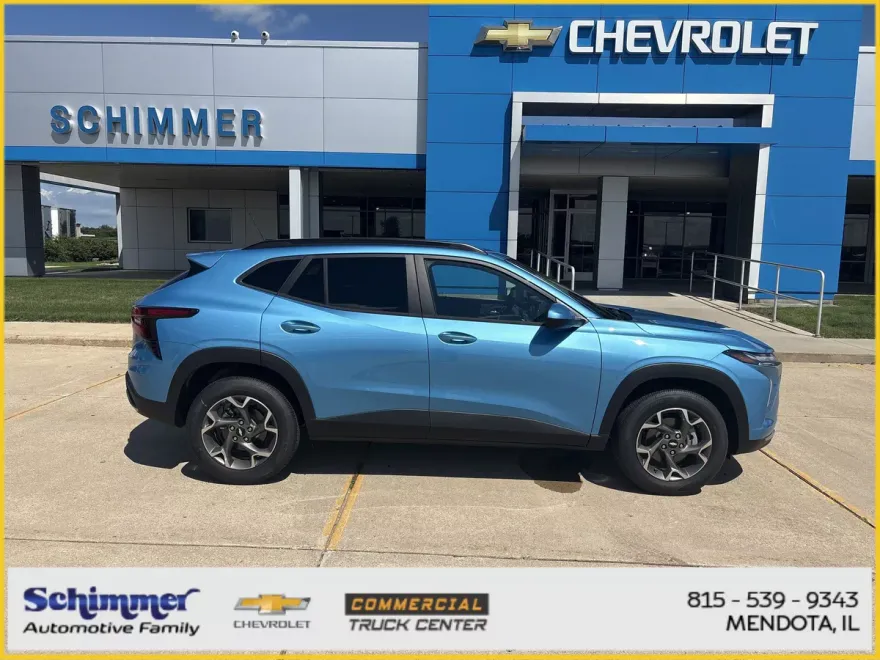 2025 Chevrolet Trax LT photo 1