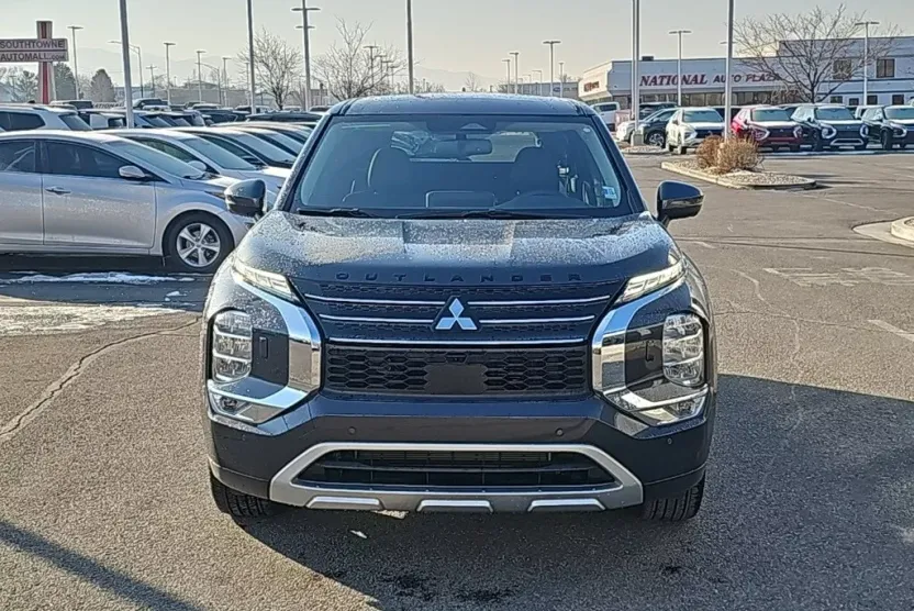 2025 Mitsubishi Outlander PHEV SE photo 1
