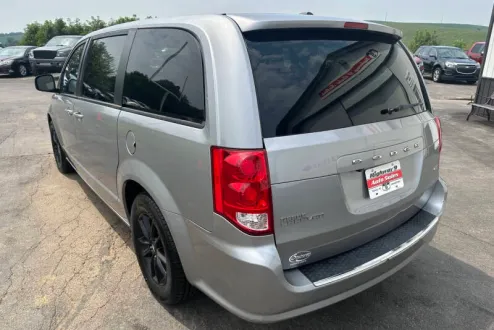 2020 Dodge Grand Caravan GT photo 2