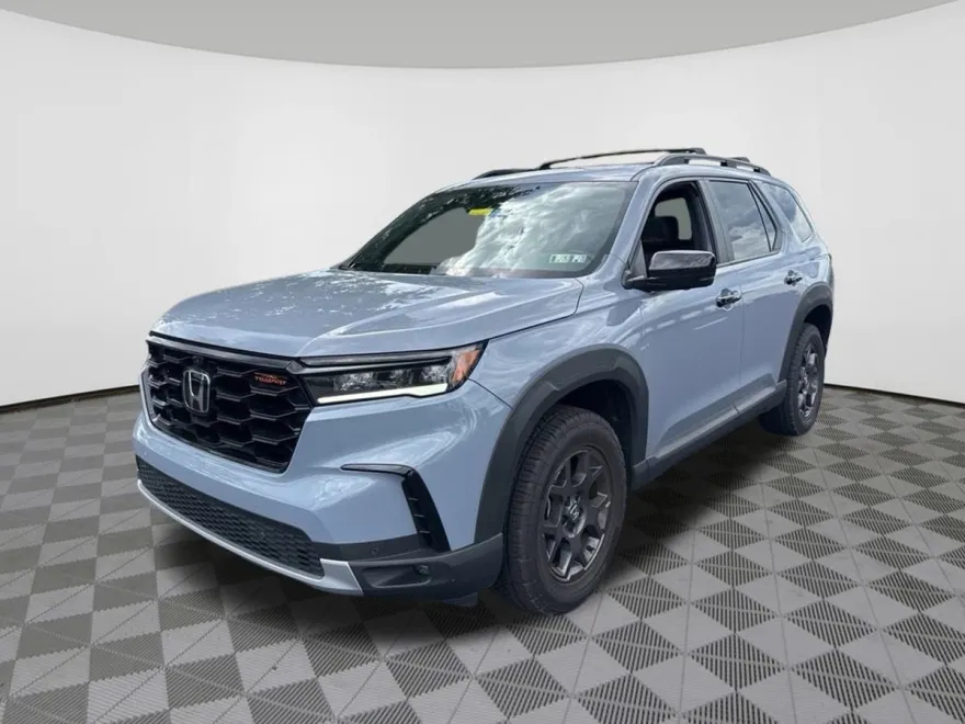 2024 Honda Pilot TrailSport photo 1