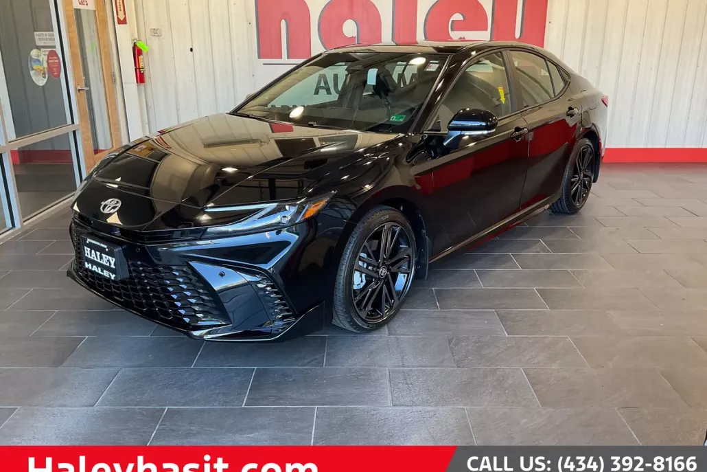 2025 Toyota Camry XSE photo 1