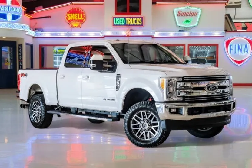 2017 Ford F-250 Lariat photo 1