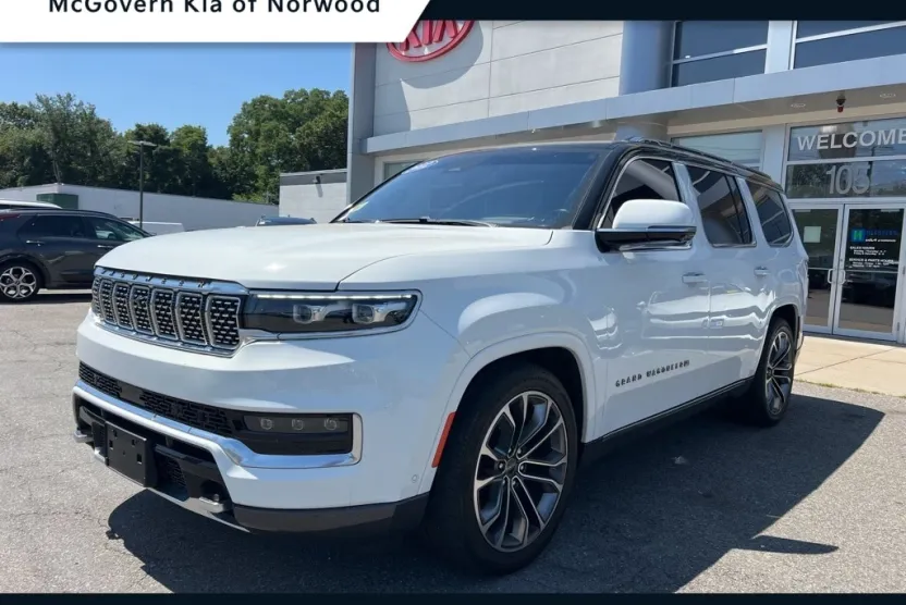 2022 Jeep Grand Wagoneer III photo 1