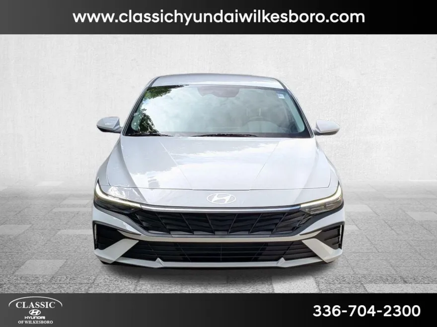 2025 Hyundai Elantra SE photo 1