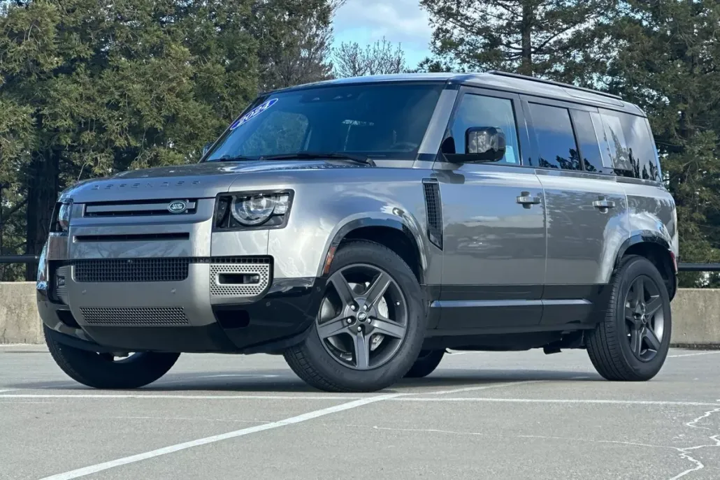 2024 Land Rover Defender X-Dynamic SE photo 1