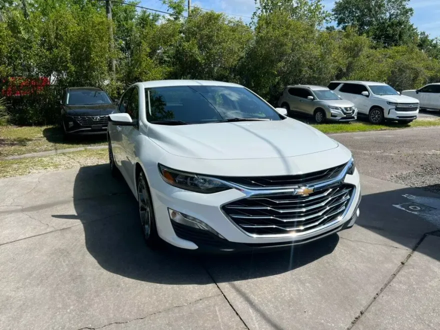 2024 Chevrolet Malibu 1LT photo 1