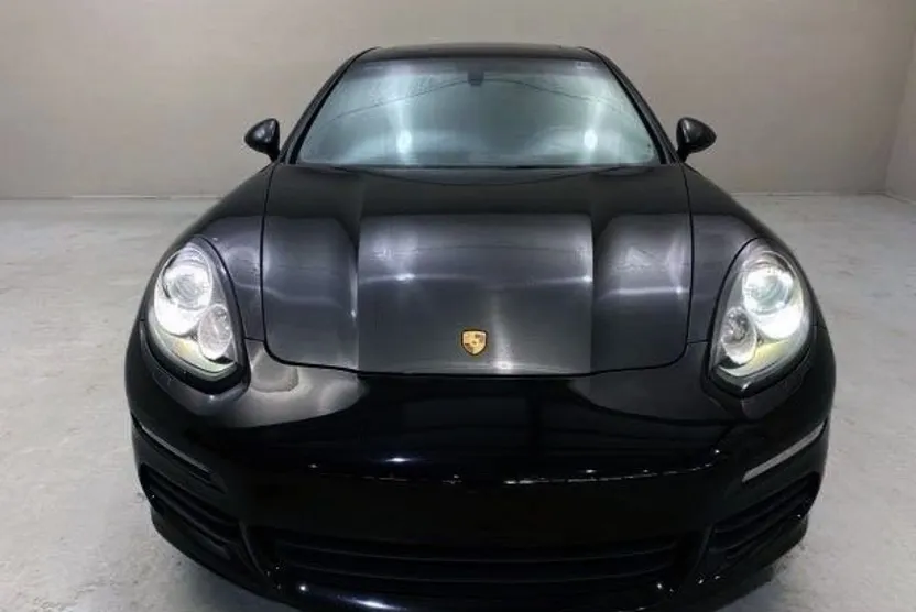 2015 Porsche Panamera 4 photo 1