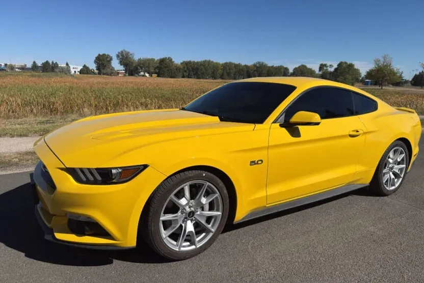 2015 Ford Mustang GT Premium photo 1