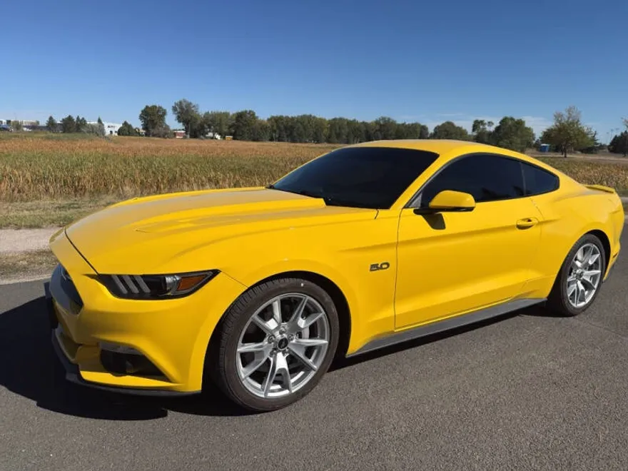 2015 Ford Mustang GT Premium photo 1
