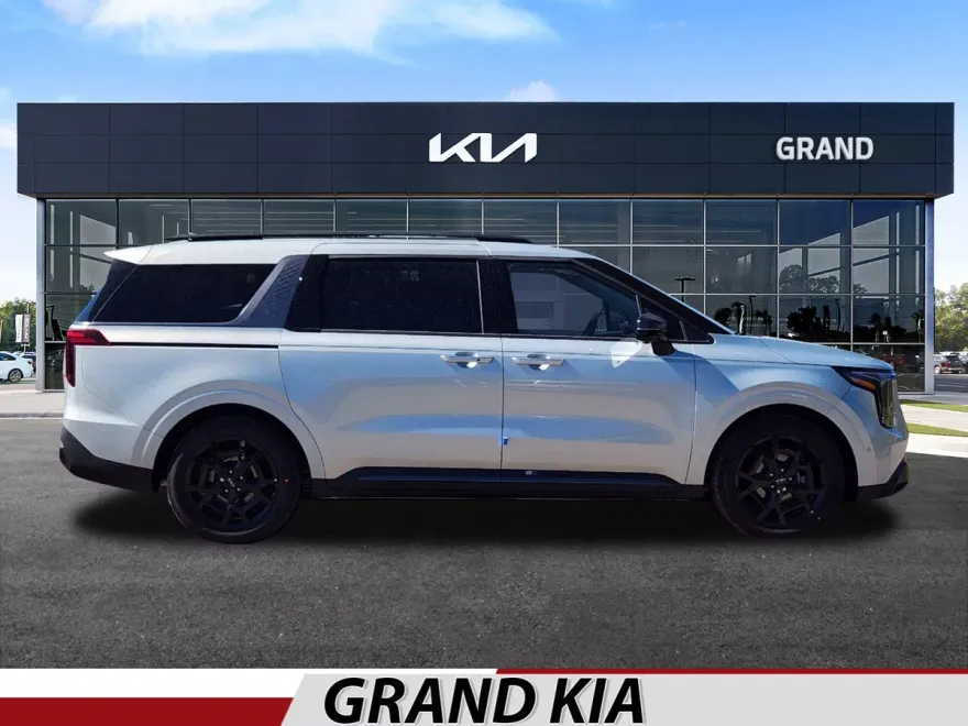 2025 Kia Carnival SX Prestige photo 1