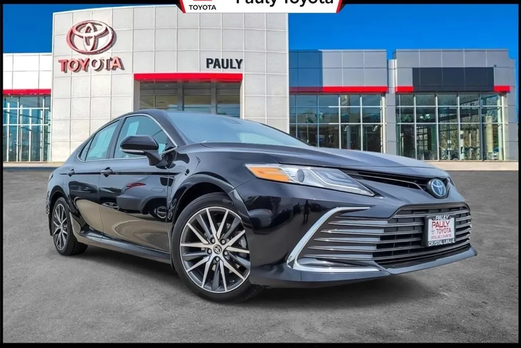 2023 Toyota Camry XLE photo 1