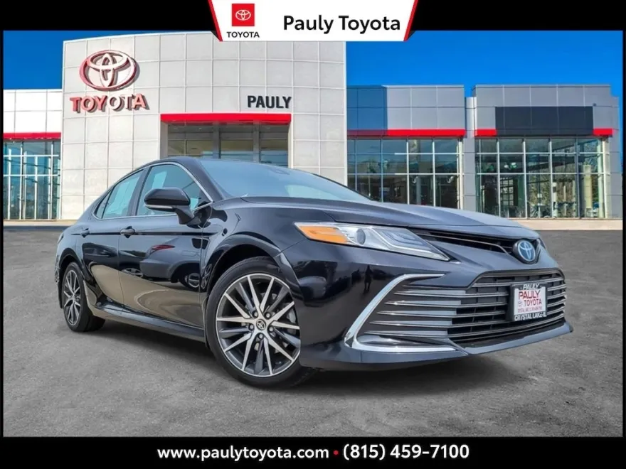 2023 Toyota Camry XLE photo 1