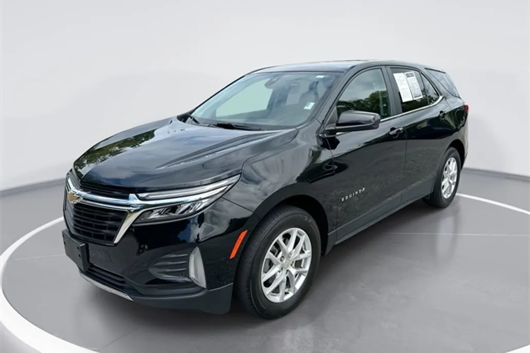 2023 Chevrolet Equinox LT photo 1