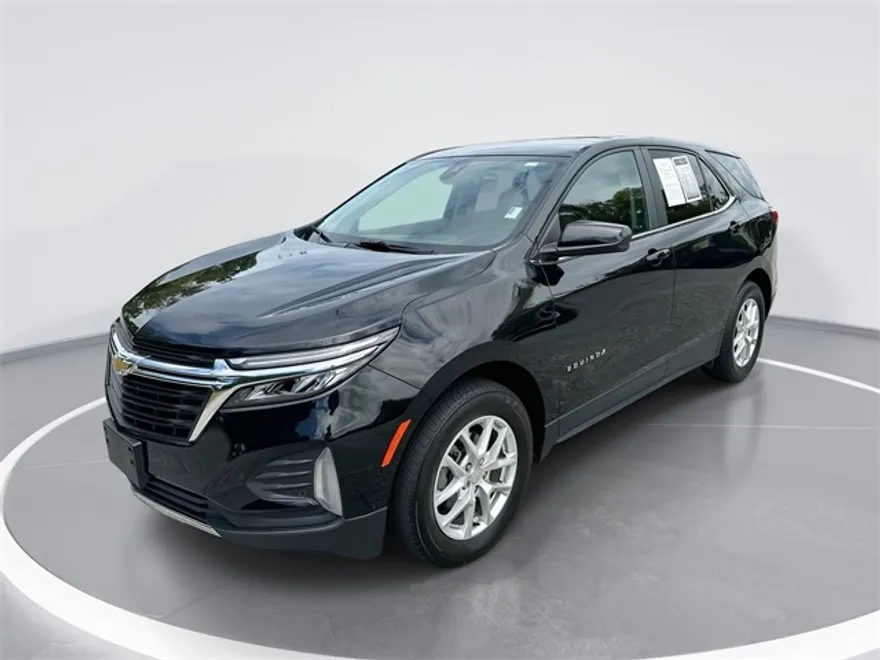 2023 Chevrolet Equinox LT photo 1