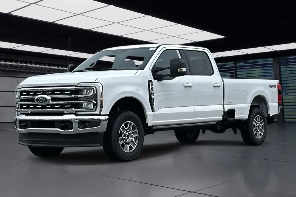 2025 Ford F-250 Lariat photo 1