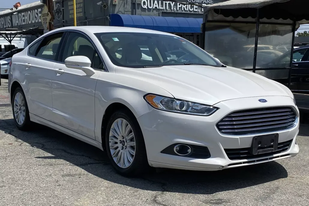 2013 Ford Fusion SE Hybrid photo 1