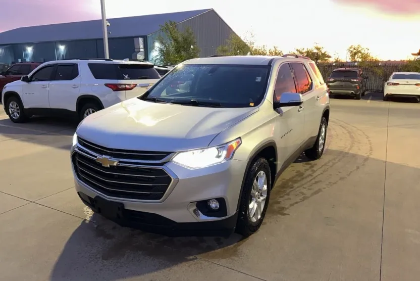 2019 Chevrolet Traverse Cloth 1LT photo 1