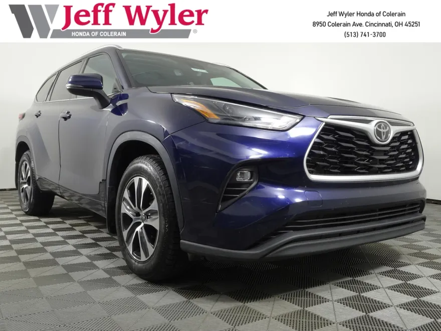 2022 Toyota Highlander XLE photo 1