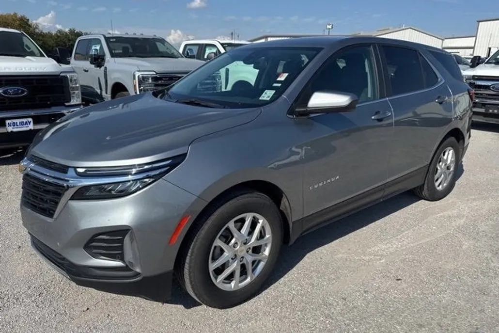 2024 Chevrolet Equinox LT photo 1