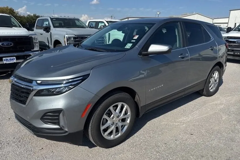 2024 Chevrolet Equinox LT photo 1