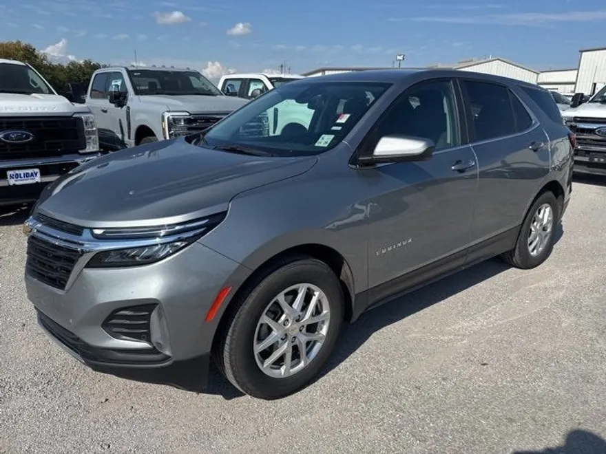 2024 Chevrolet Equinox LT photo 1