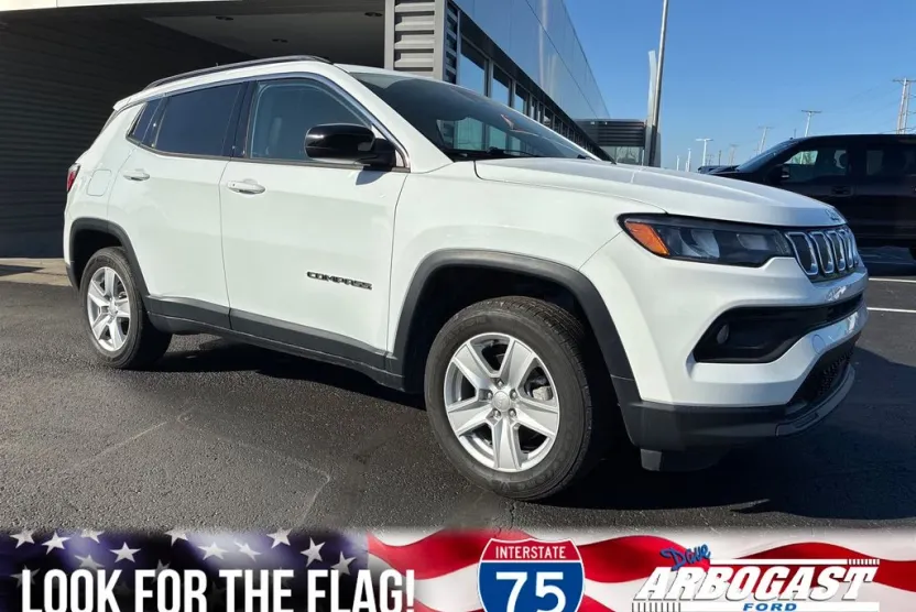 2022 Jeep Compass Latitude photo 1