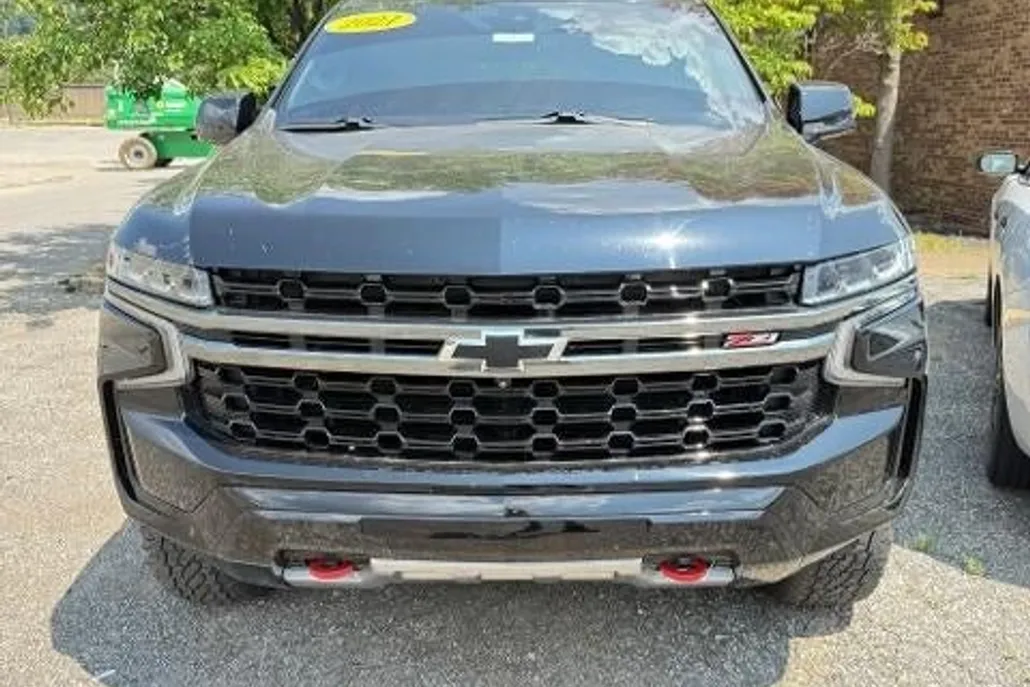 2021 Chevrolet Suburban Z71 photo 1