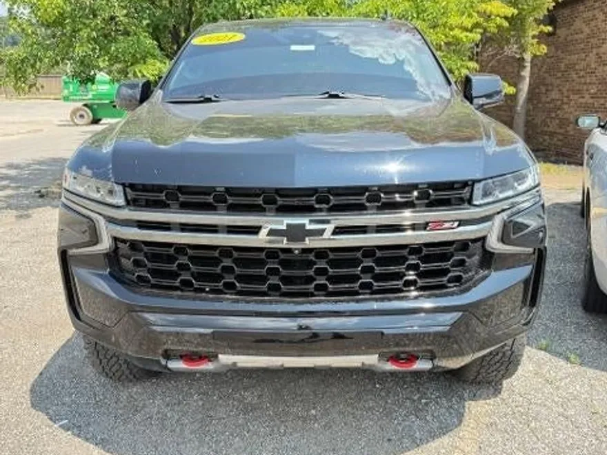 2021 Chevrolet Suburban Z71 photo 1