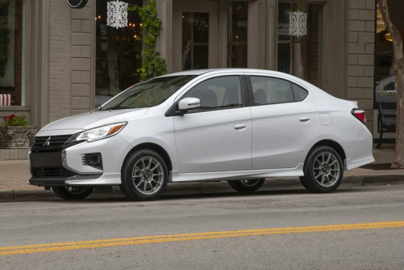 2024 Mitsubishi Mirage G4 photo 1