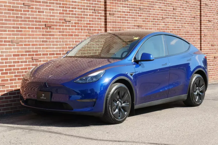 2023 Tesla Model Y Long Range photo 1