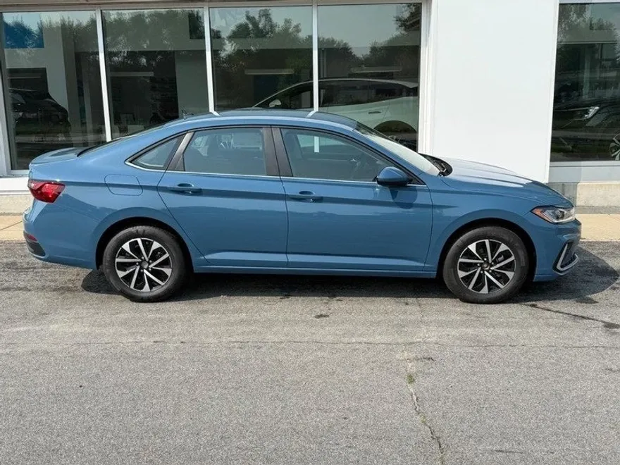 2025 Volkswagen Jetta 1.5T S photo 1