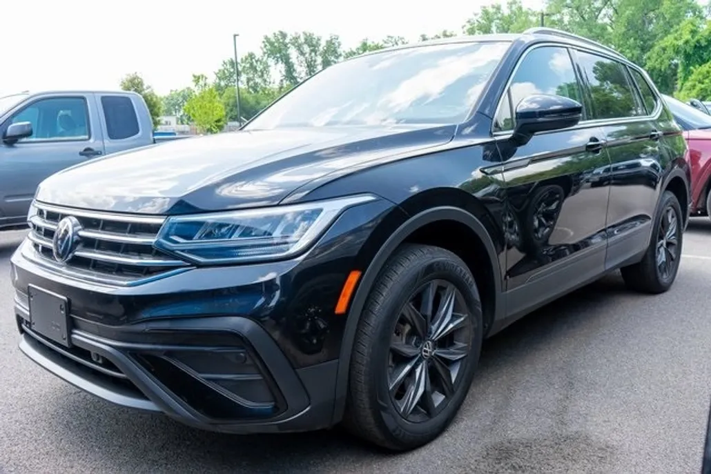 2022 Volkswagen Tiguan SE photo 1