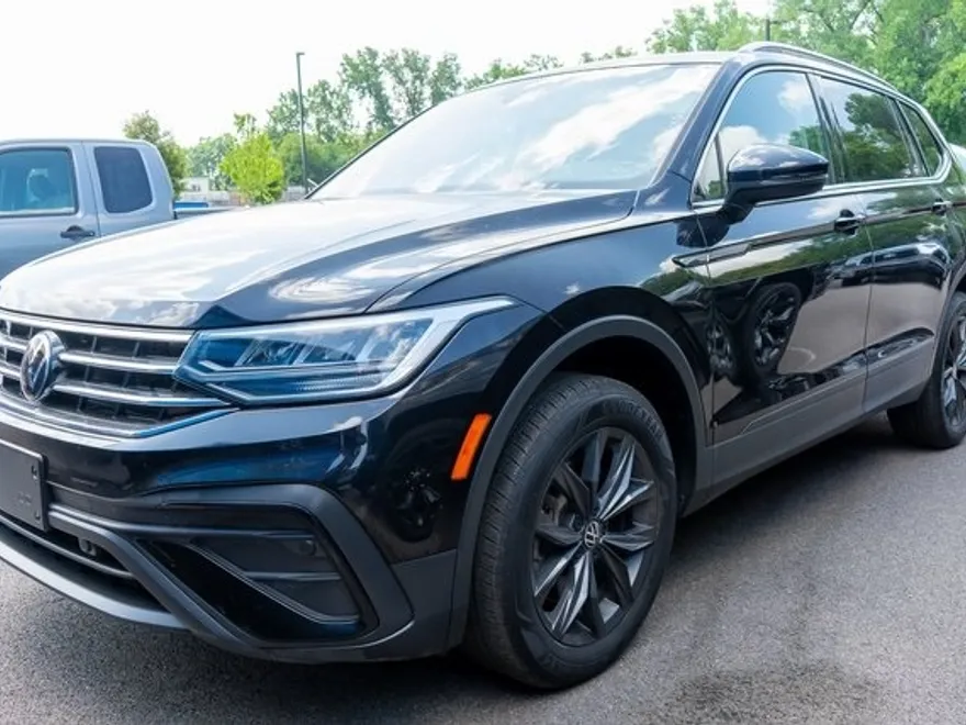 2022 Volkswagen Tiguan SE photo 1