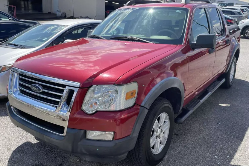 2010 Ford Explorer Sport Trac XLT photo 1
