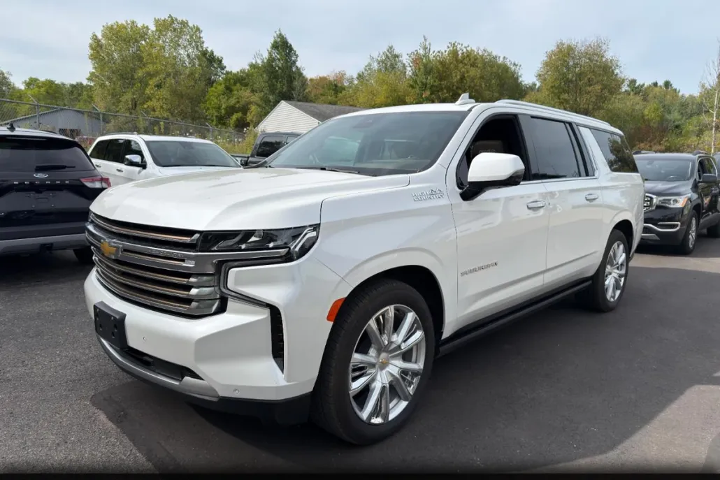 2024 Chevrolet Suburban High Country photo 1
