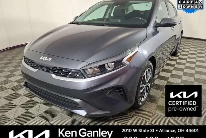 2023 Kia Forte LXS photo 1