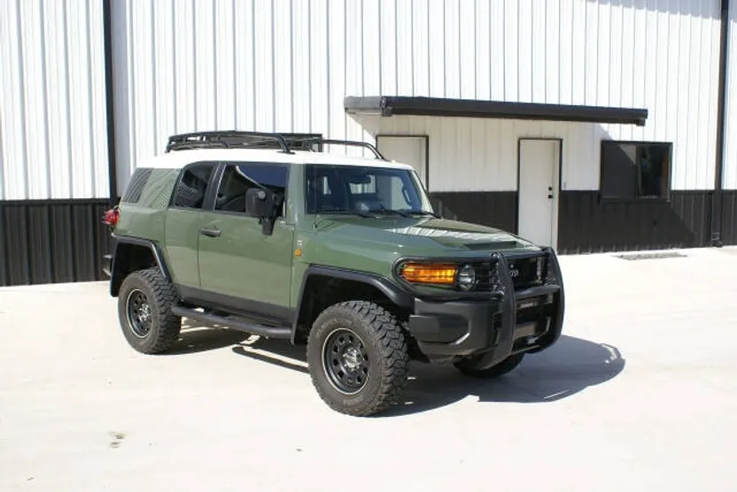 2010 Toyota FJ Cruiser Base photo 1
