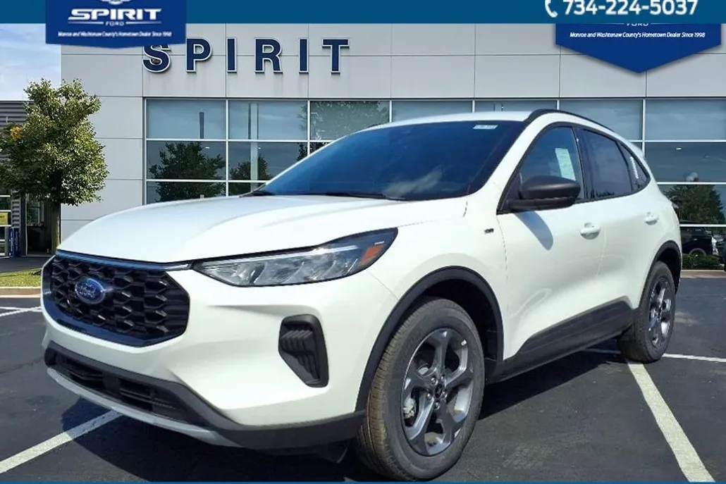 2025 Ford Escape ST-Line photo 1