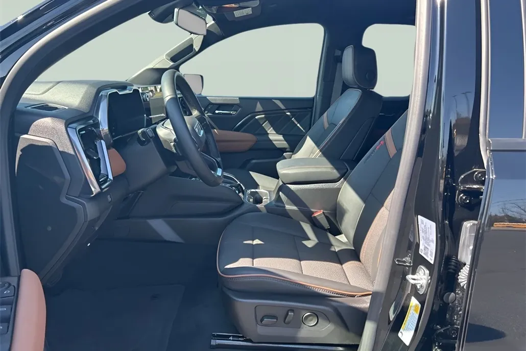 2025 Gmc Canyon AT4 photo 1
