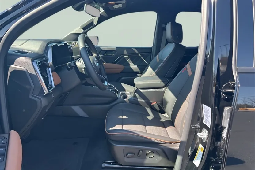 2025 Gmc Canyon AT4 photo 1