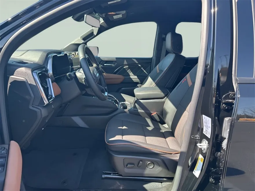 2025 Gmc Canyon AT4 photo 1