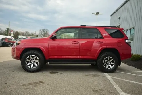 2019 Toyota 4Runner TRD Off-Road Premium photo 3
