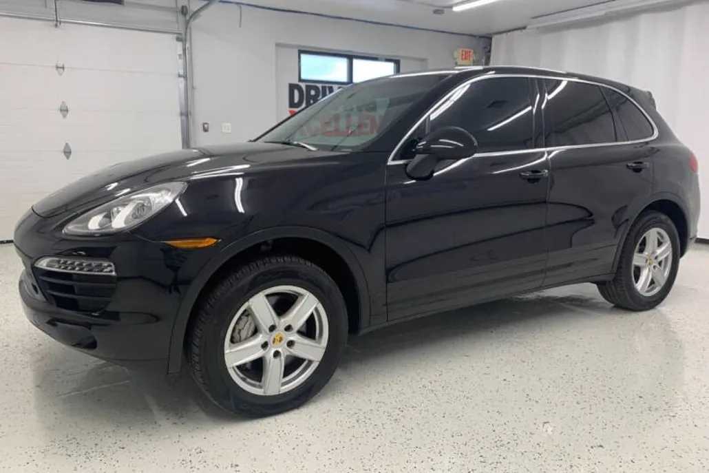 2012 Porsche Cayenne S photo 1