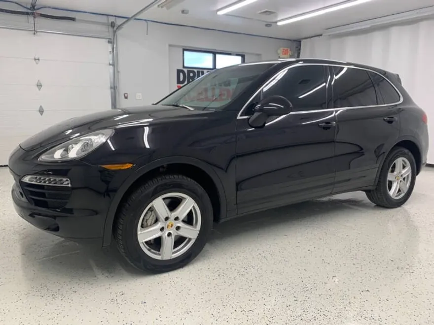 2012 Porsche Cayenne S photo 1