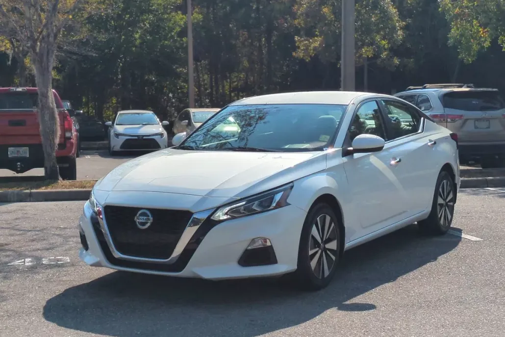 2021 Nissan Altima 2.5 SV photo 1