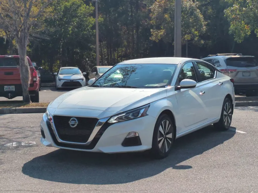 2021 Nissan Altima 2.5 SV photo 1