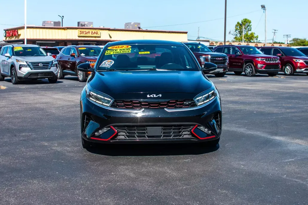 2023 Kia Forte GT photo 1