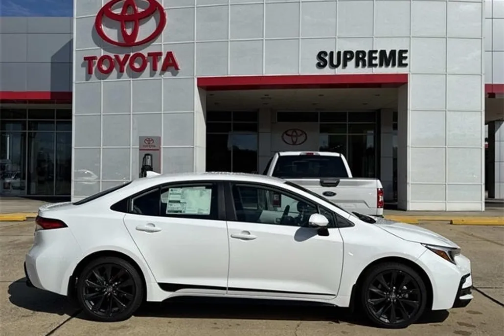 2026 Toyota Corolla SE photo 1