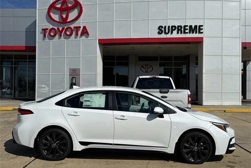 2026 Toyota Corolla SE photo 1