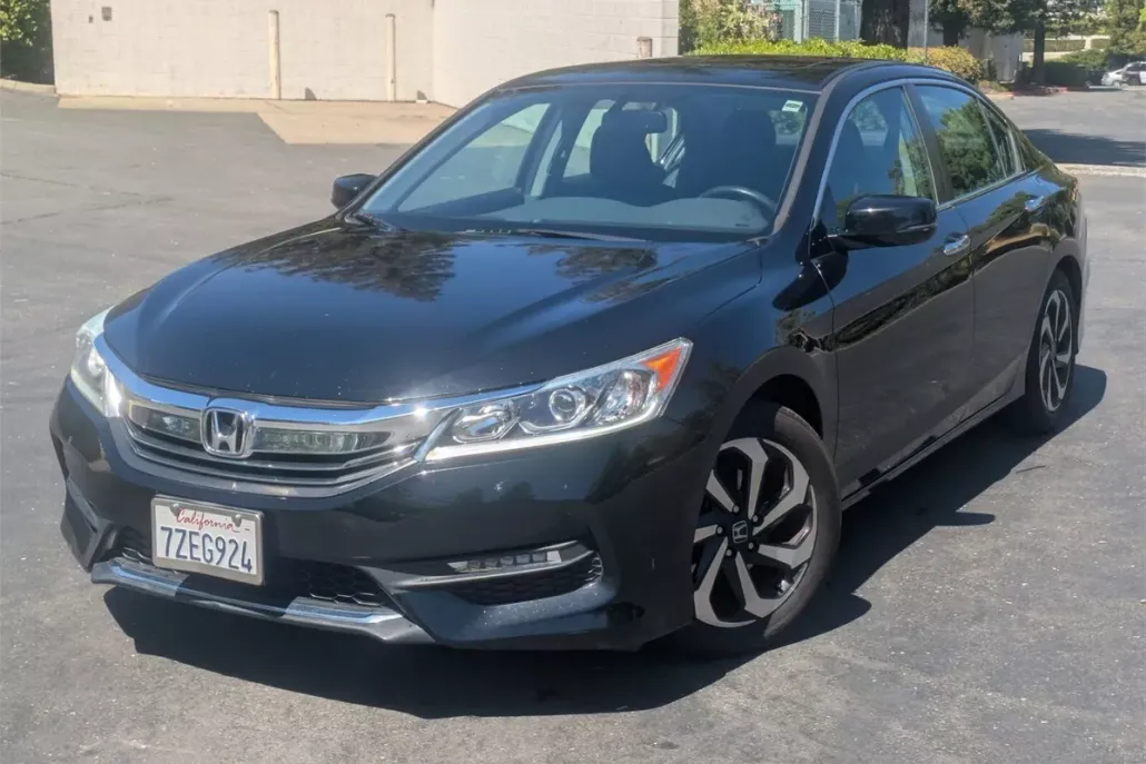 2017 Honda Accord EX-L photo 1